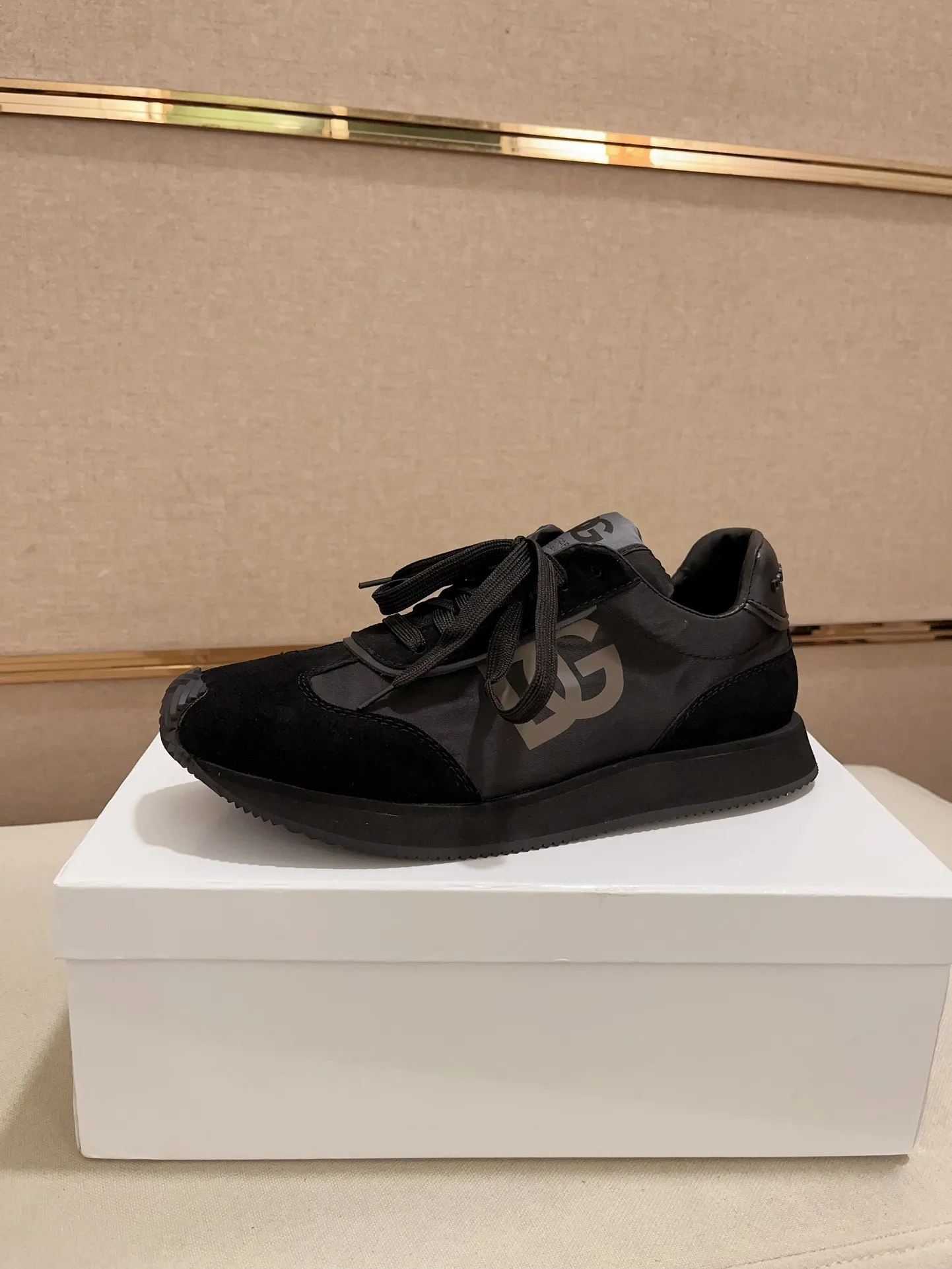 Factory price: 420💰Counter quality, [Proud] DG's latest casual, original quality men's shoes🤠Imported top layer💕Soft sheepskin lining [Proud] In terms of materials and workmanship, it beats all versions on the market💕Highest quality shipments Real photos🎬😇❤Fabrics and imported rubber materials highlight the unique charm of the brand😘The shoelaces are also original custom-made👻Classic lace-up shoes are very comfortable on the feet , code number 38-44 (45.46 can be customized)